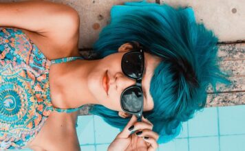 Jak upiąć włosy na basen?