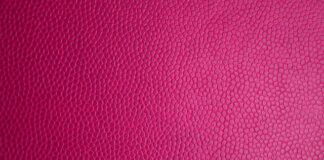 Czym smarować sucha skórę na nogach?