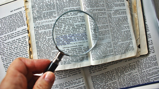 Jak powiększyć małe usta makijażem?