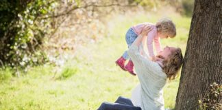 Czym smarować brzuch w ciąży Rossmann?