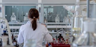 Do jakiego lekarza z jęczmieniem?