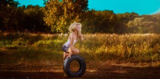 Co ubrać do spodenek skórzanych?