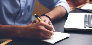 Co oznacza Desk na lotnisku?