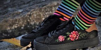 Do czego nosić sneakersy damskie?