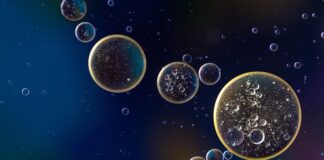 Czy będąc w wodzie można się opalić?