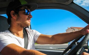 Z czym nosić luźne spodnie? Z czym nosić luźne spodnie?