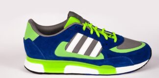 Jak jest po angielsku trampek?